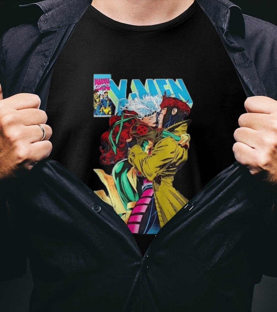 Marvel Comics X Men Rogue And Gambit Romantic Embrace Cover T-Shirt