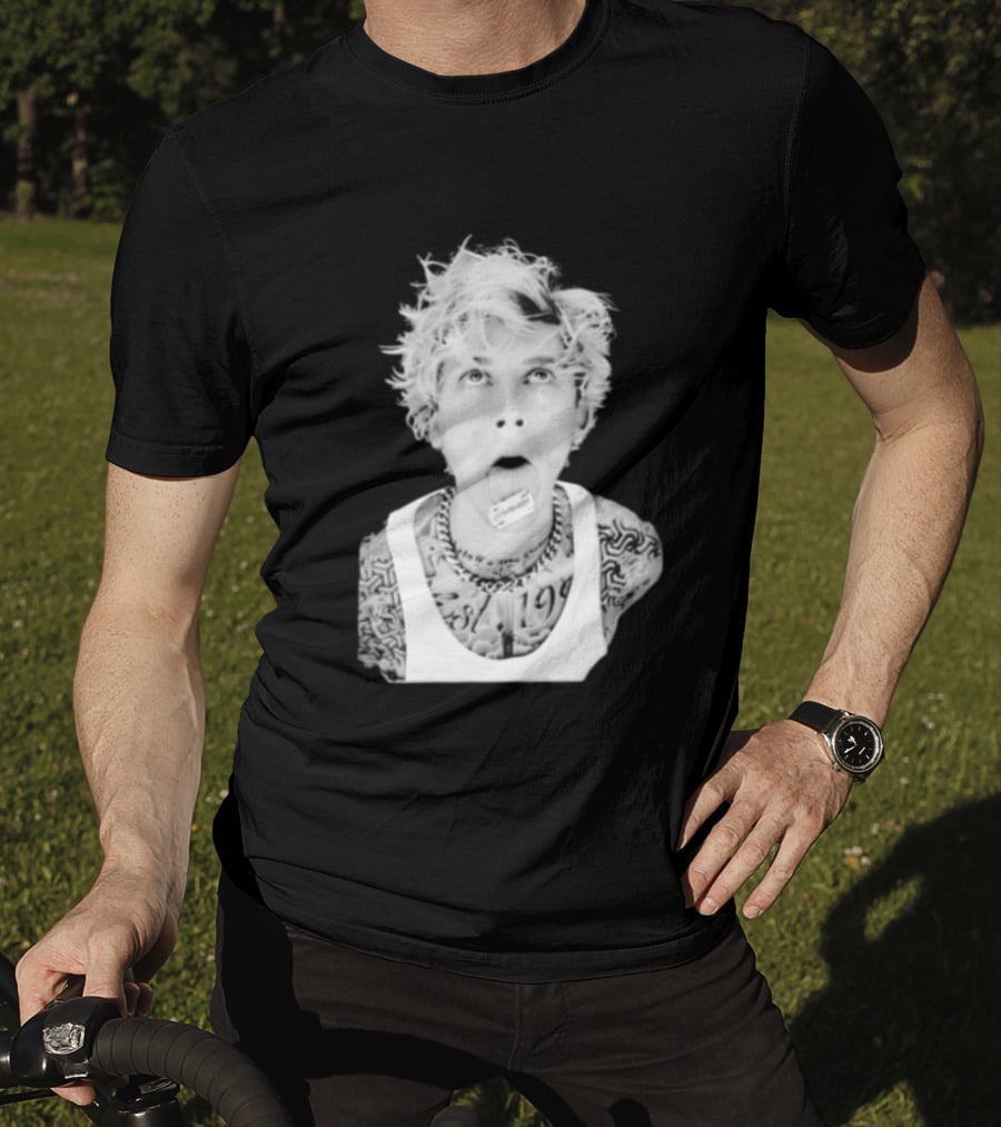 Machine Gun Kelly 1990 Blonde Hair Razor Tongue Tattoo Styling T-Shirt