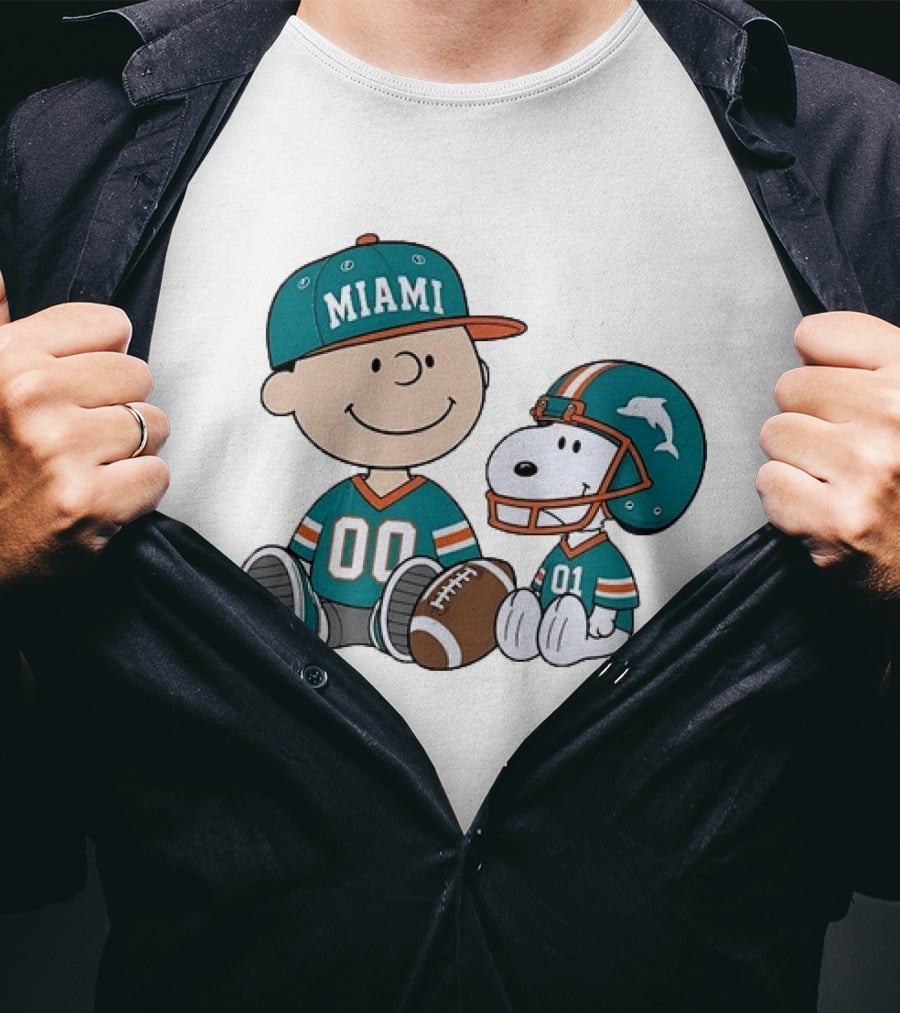 Miami Dolphins Charlie Brown Snoopy Football Fans 00 01 Jersey T-Shirt