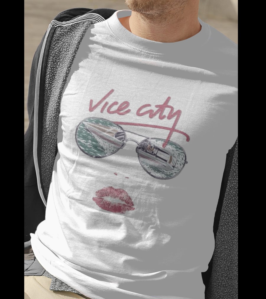 Miami Heat Duvin NBA Vice City Aviator Sunglasses Speedboats Reflection T-Shirt