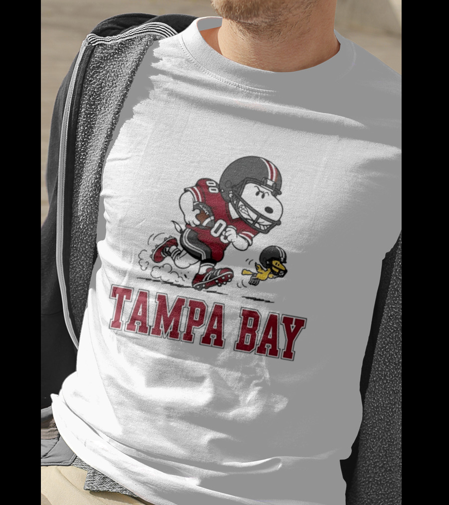 Tampa Bay Buccaneers Snoopy Woodstock Football Collaboration T-Shirt