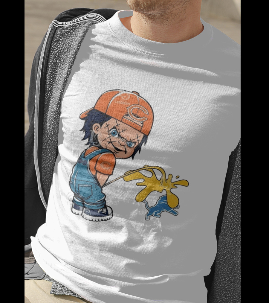 Chicago Bears Chucky Piss On Detroit Lions Rivalry Meme T-Shirt