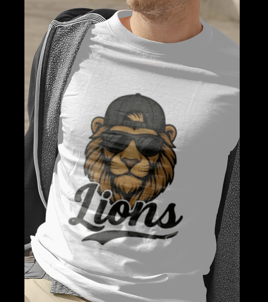 Detroit Lions Cool Lion Wearing Shades And Cap T-Shirt