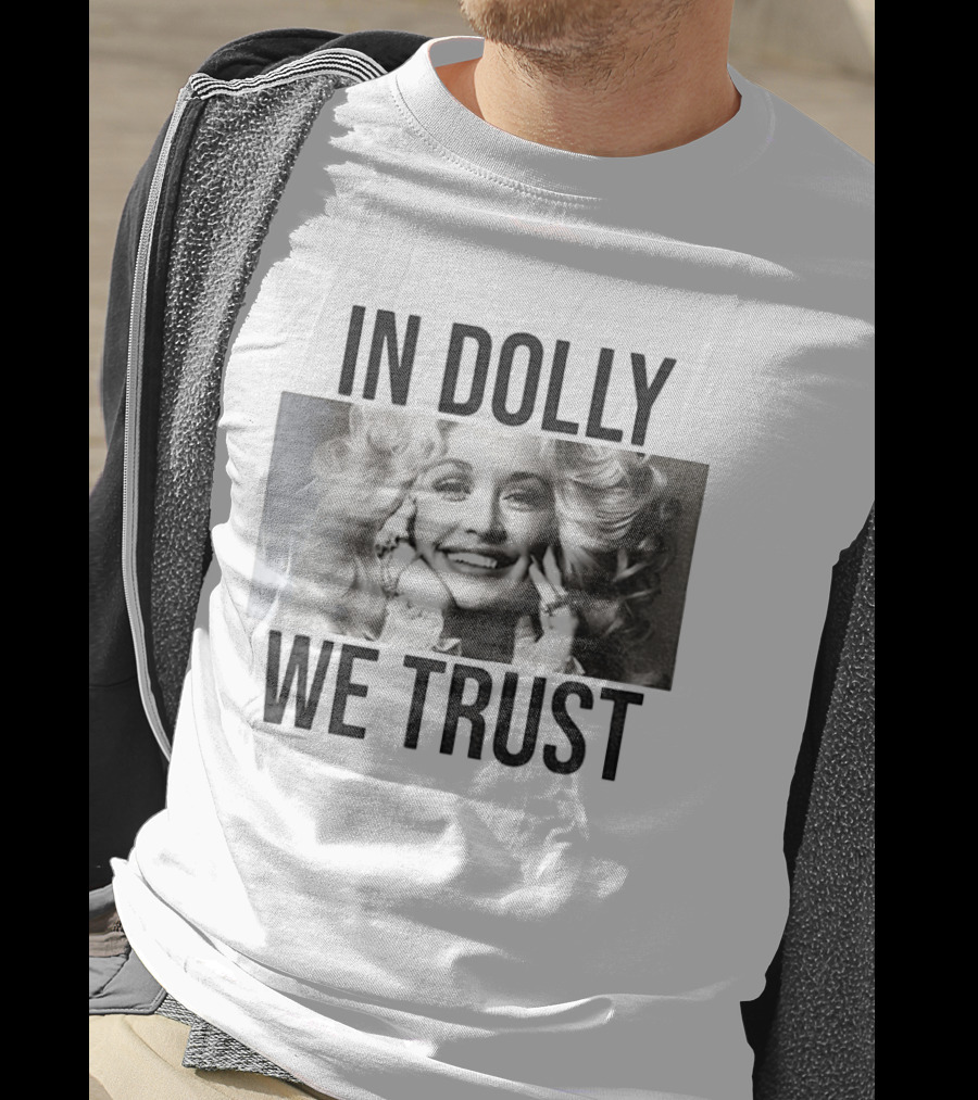 In Dolly We Trust Vintage Style Dolly Parton T-Shirt