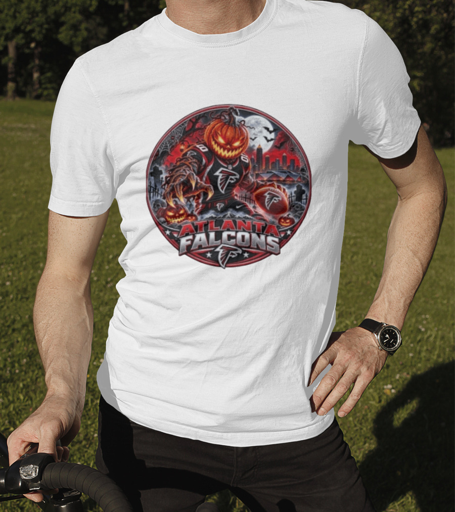 Atlanta Falcons Halloween Jack O' Lantern Football Player With City Skyline And Bats T-Shirt