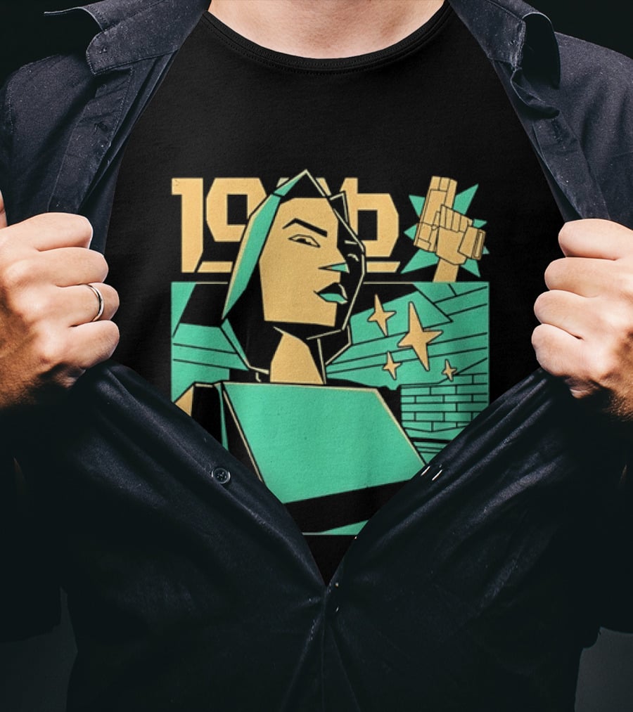 Lara Croft 1996 Polygon Style Tomb Raider Video Game T-Shirt