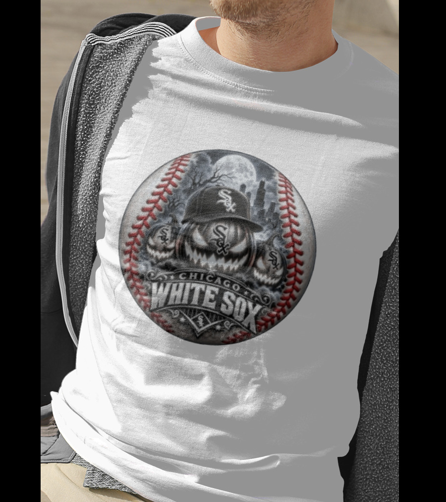 Chicago White Sox Halloween Jack O' Lantern Moonlit City Skyline Baseball T-Shirt