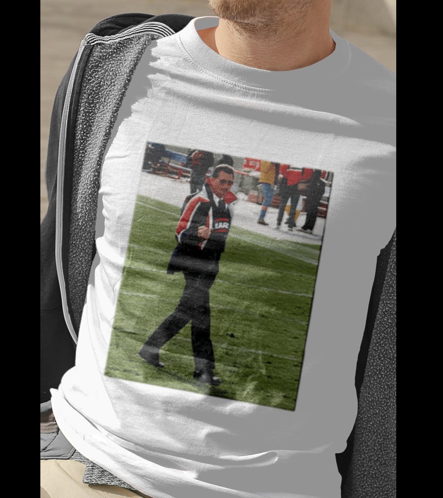 Mike Ditka Chicago Bears Coach Iconic Sideline Moment T-Shirt