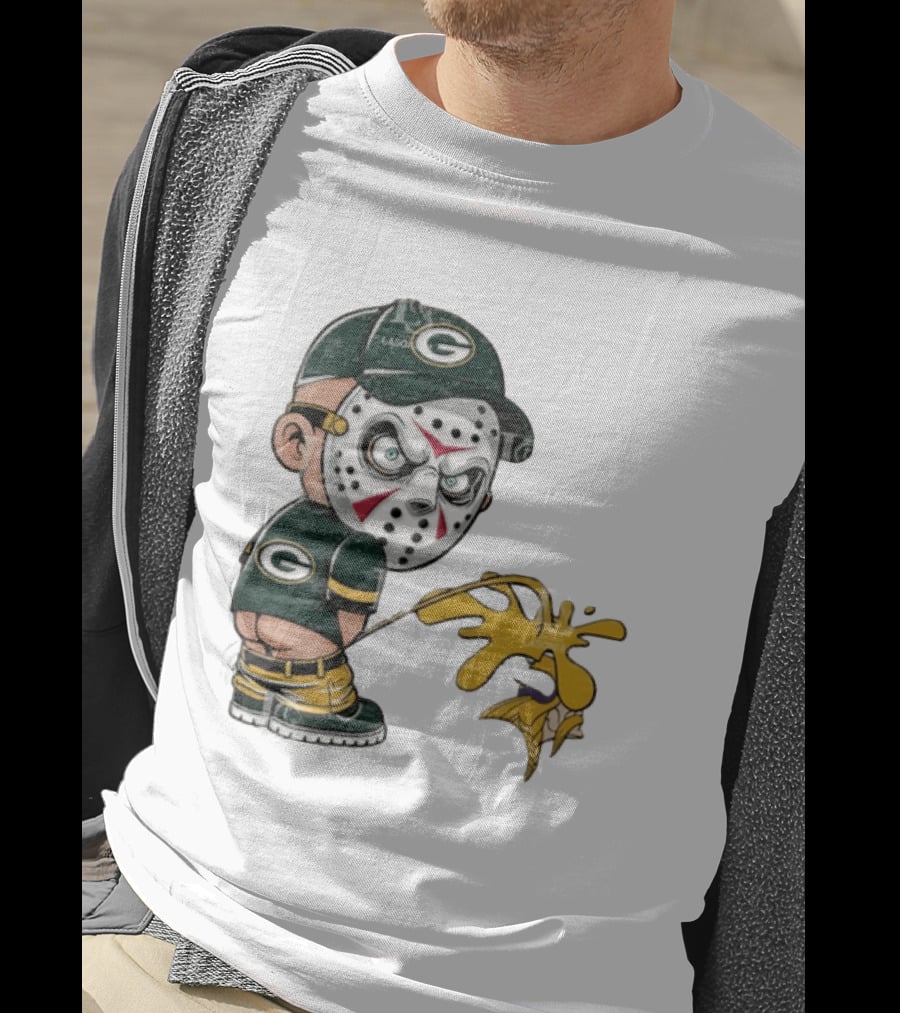 Green Bay Packers Jason Voorhees Piss On Minnesota Vikings Rivalry Humor T-Shirt