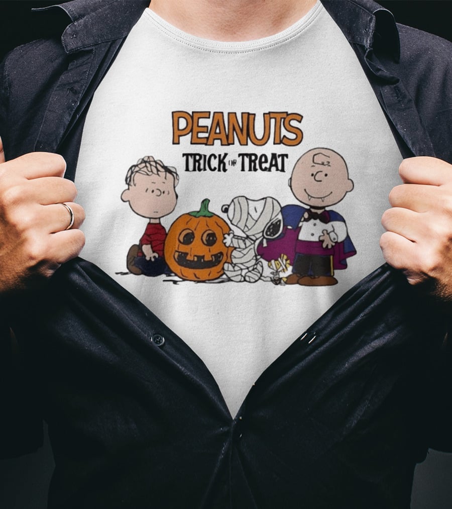 Peanuts Trick Or Treat Halloween Characters Linus Charlie Brown Snoopy Pumpkin T-Shirt