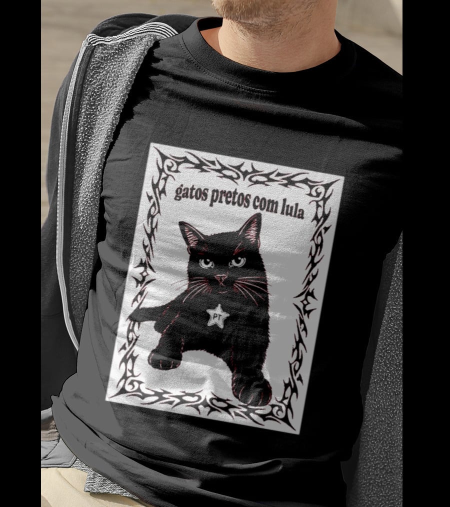 Gatos Pretos Com Lula PT Black Cat Brazil Politics T-Shirt