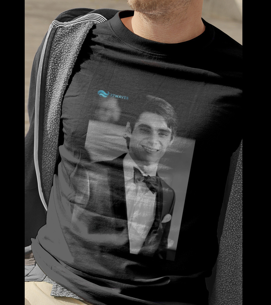 77Waves RJ Mitte Walter White's Son Breaking Bad T-Shirt