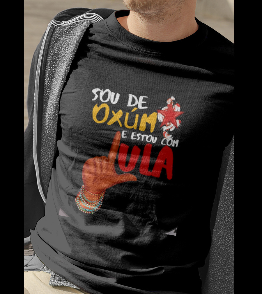 Sou De Oxúm E Estou Com Lula Oxum Brasil Beaded Hand Red Star T-Shirt