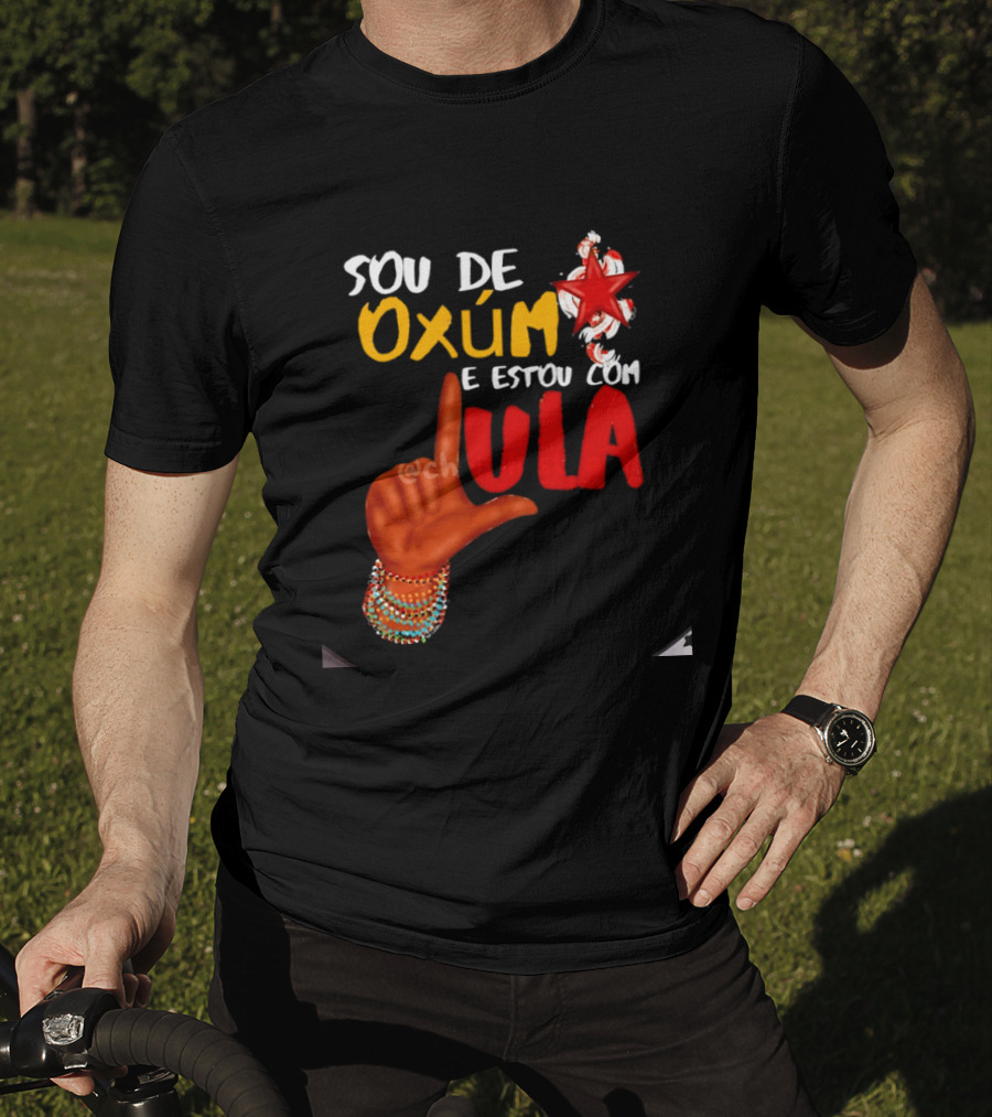 Sou De Oxúm E Estou Com Lula Oxum Brasil Beaded Hand Red Star T-Shirt