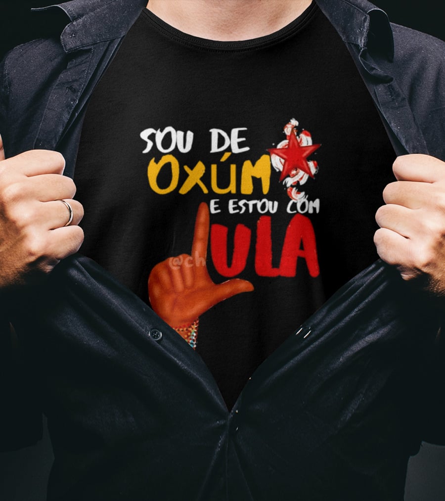 Sou De Oxúm E Estou Com Lula Oxum Brasil Beaded Hand Red Star T-Shirt