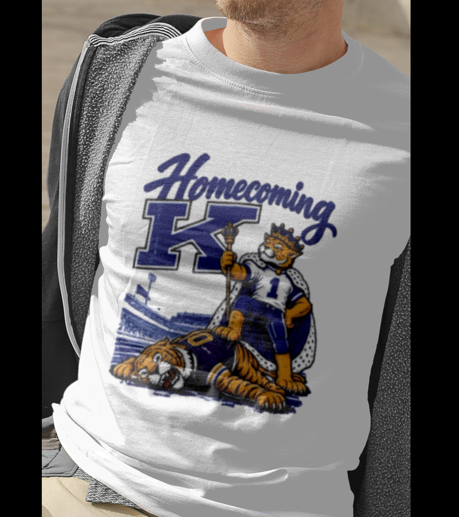 Homecoming K Wildcat King Stands Over Defeated Tiger Stadium Scene T-Shirt