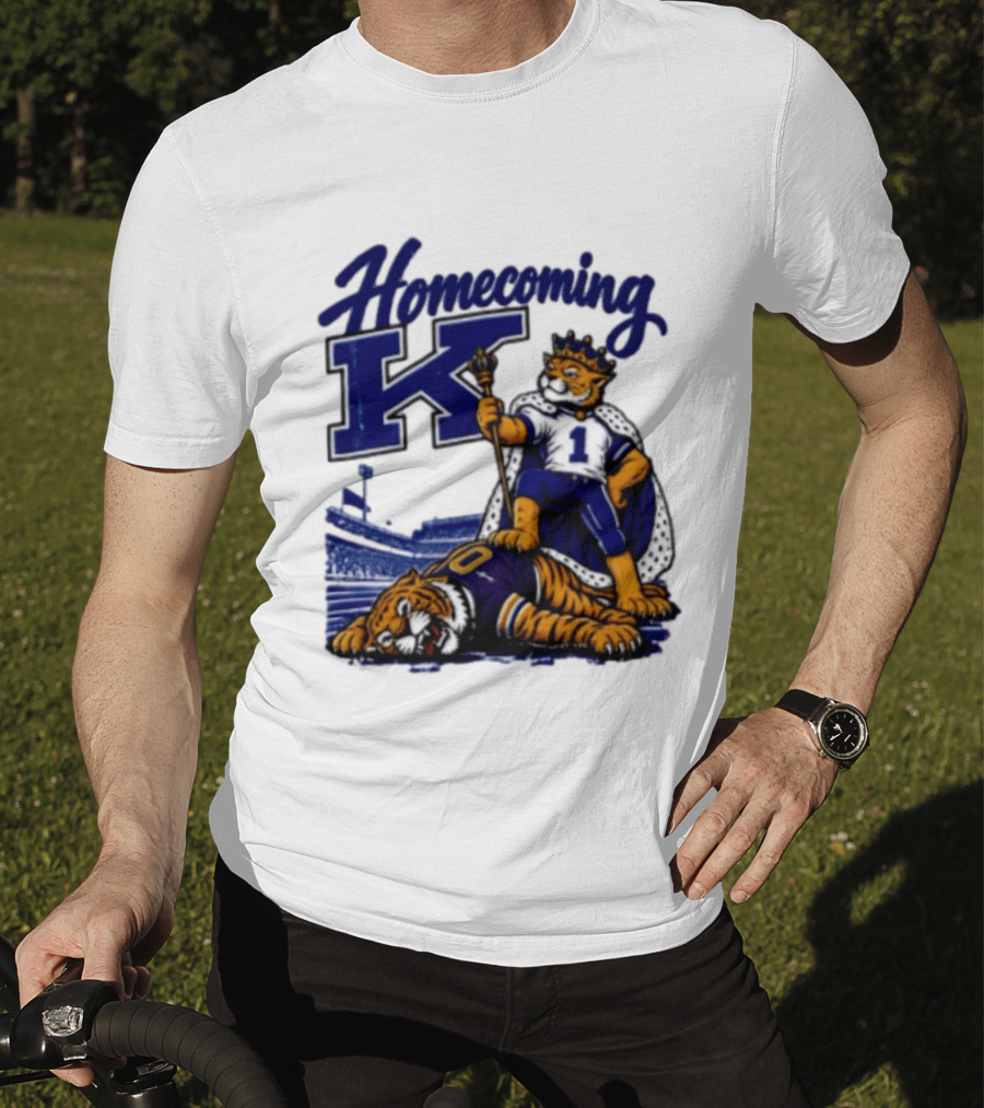 Homecoming K Wildcat King Stands Over Defeated Tiger Stadium Scene T-Shirt