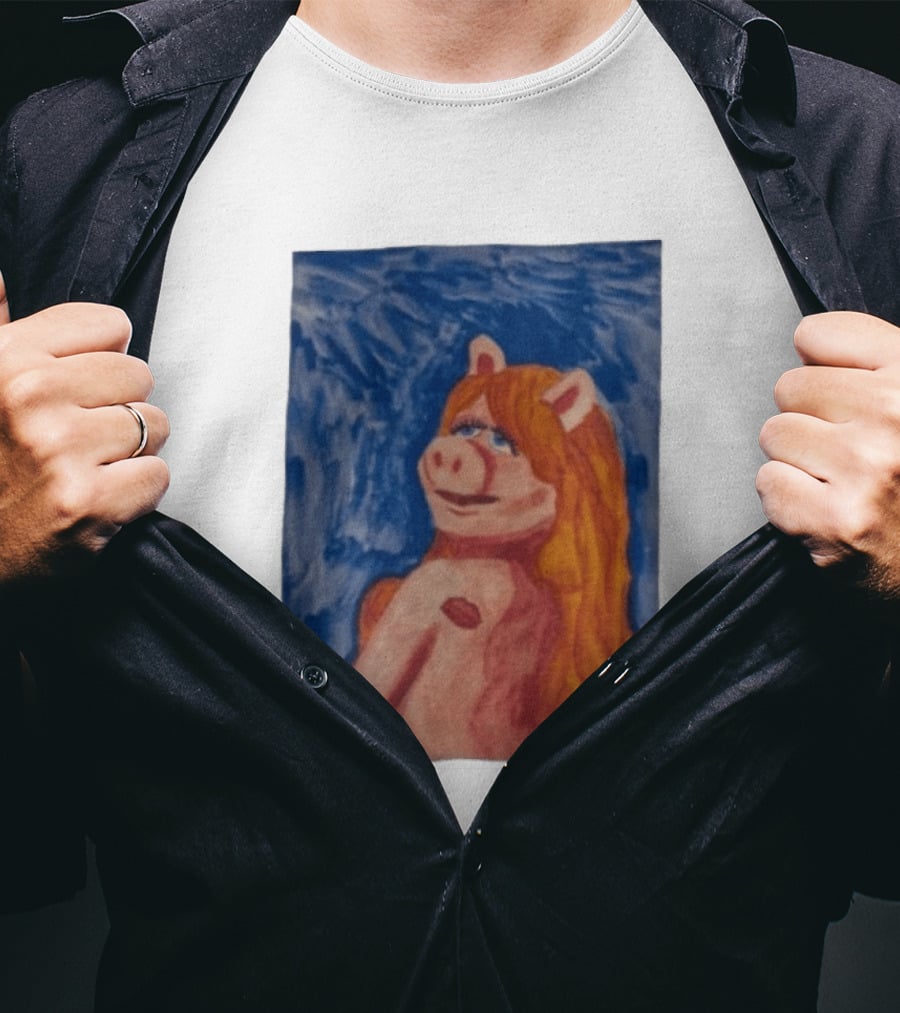 Miss Piggy Carpenter Painting The Muppets Miss Piggy Venus T-Shirt