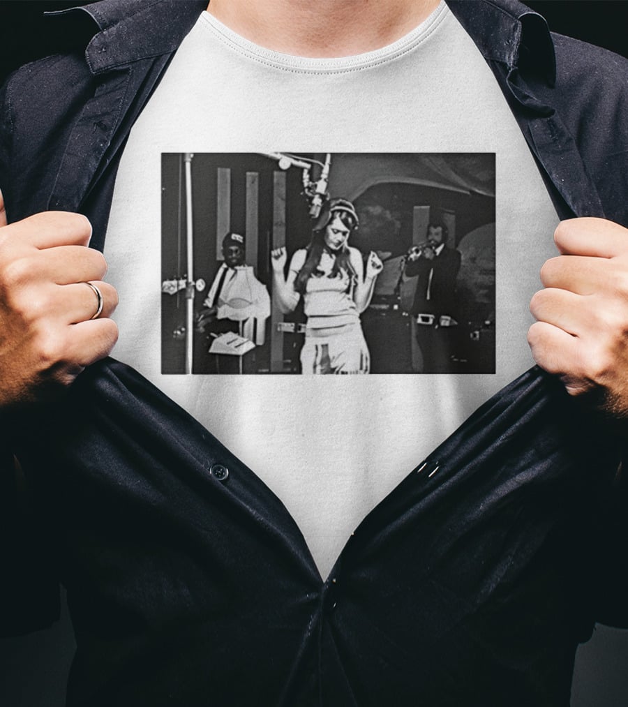 Sharon Tate 1960s Studio Session With Musicians T-Shirt