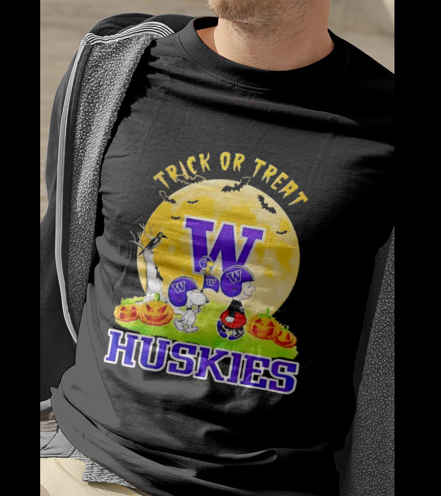 Washington Huskies Trick Or Treat Charlie Brown And Snoopy Halloween T-Shirt