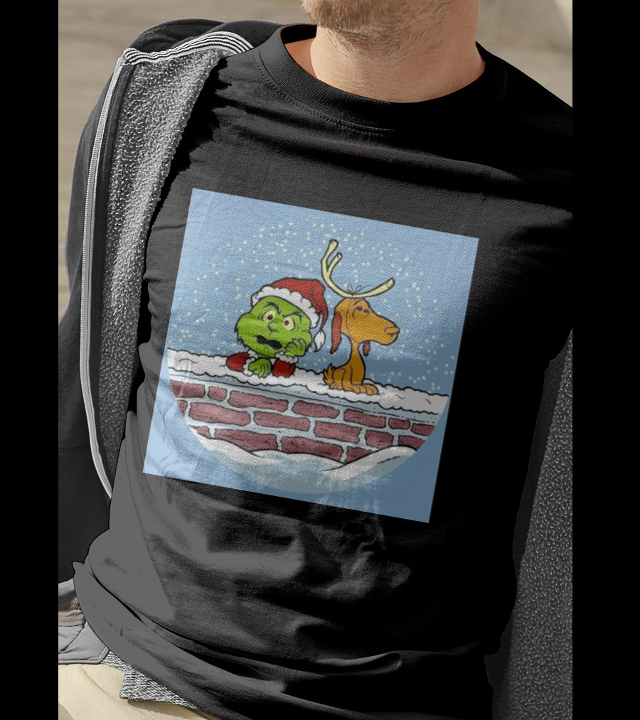 Green Grinch And Max Dog Rooftop Christmas Scene T-Shirt