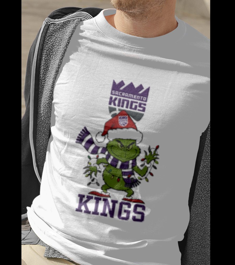 Grinch Sacramento Kings Christmas Heart Hands 2026 T-Shirt