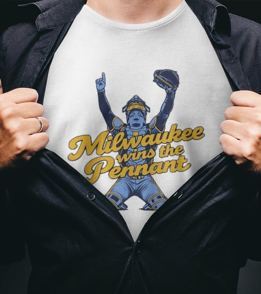 Milwaukee Brewers Wins The Pennant Celebration Catcher Pose T-Shirt