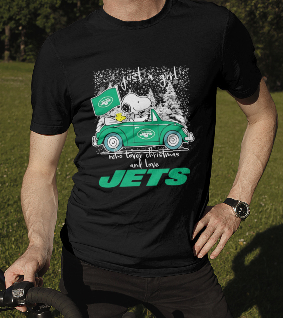 Snoopy Christmas New York Jets Fan In A Green Car With Snowflakes T-Shirt