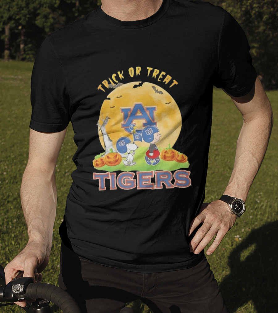 Trick Or Treat Charlie Brown Snoopy Woodstock Auburn Tigers Halloween T-Shirt