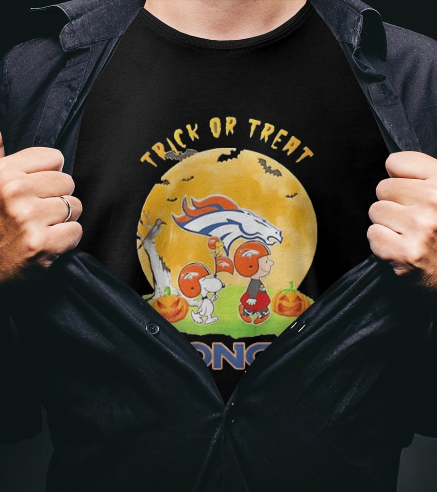 Trick Or Treat Charlie Brown Snoopy Woodstock Denver Broncos Halloween Moon T-Shirt