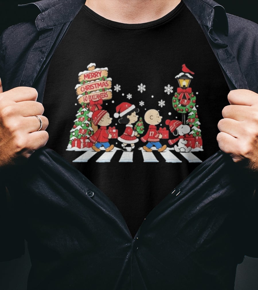 Merry Christmas Go Buccaneers Charlie Brown Snoopy Woodstock Tampa Bay Holiday T-Shirt