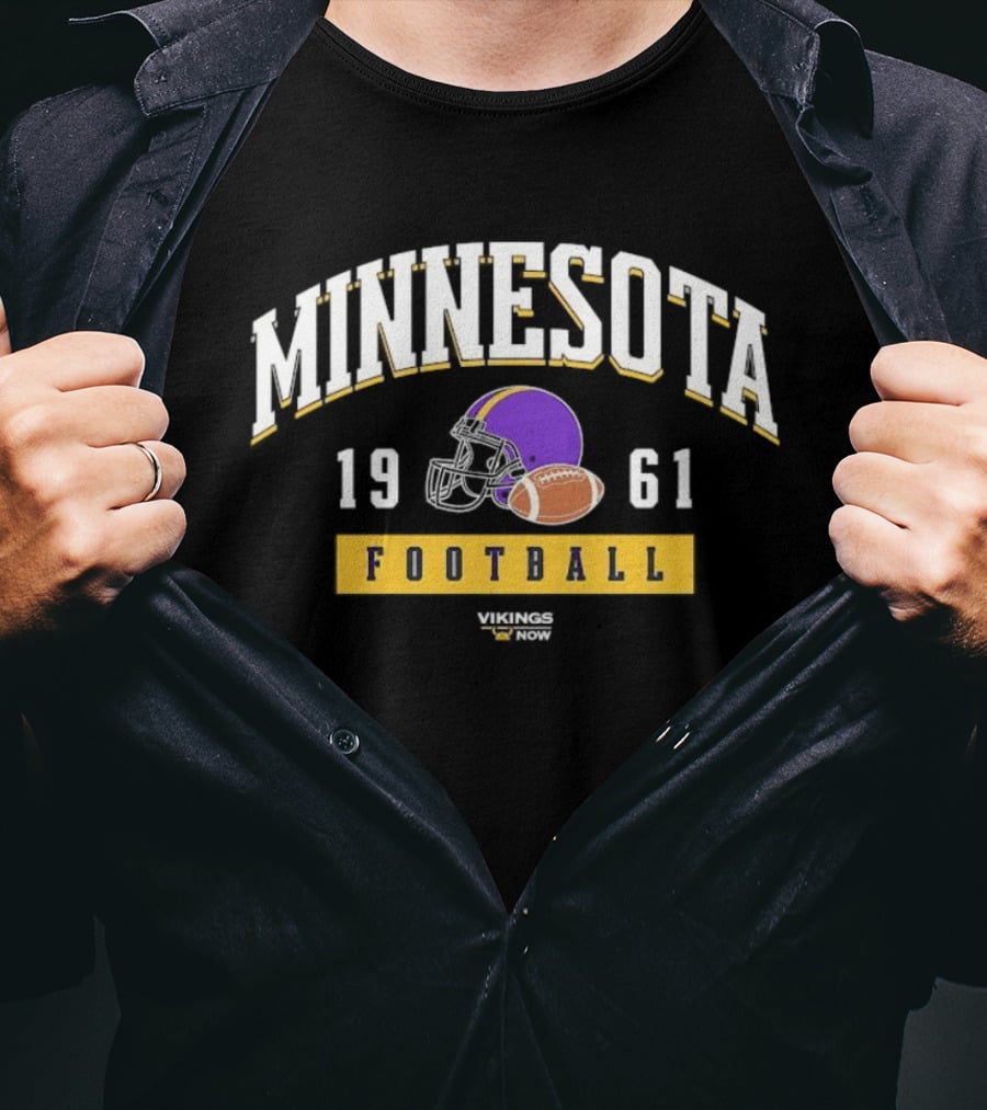 Minnesota Vikings Football 1961 Helmet T-Shirt