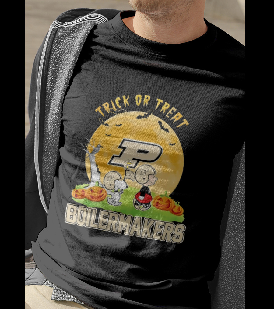 Purdue Boilermakers Snoopy Charlie Brown Woodstock Halloween Moon Trick Or Treat T-Shirt