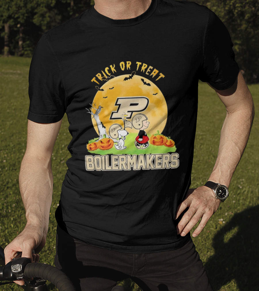 Purdue Boilermakers Snoopy Charlie Brown Woodstock Halloween Moon Trick Or Treat T-Shirt