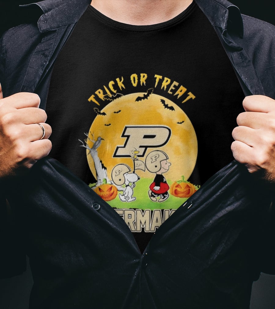 Purdue Boilermakers Snoopy Charlie Brown Woodstock Halloween Moon Trick Or Treat T-Shirt