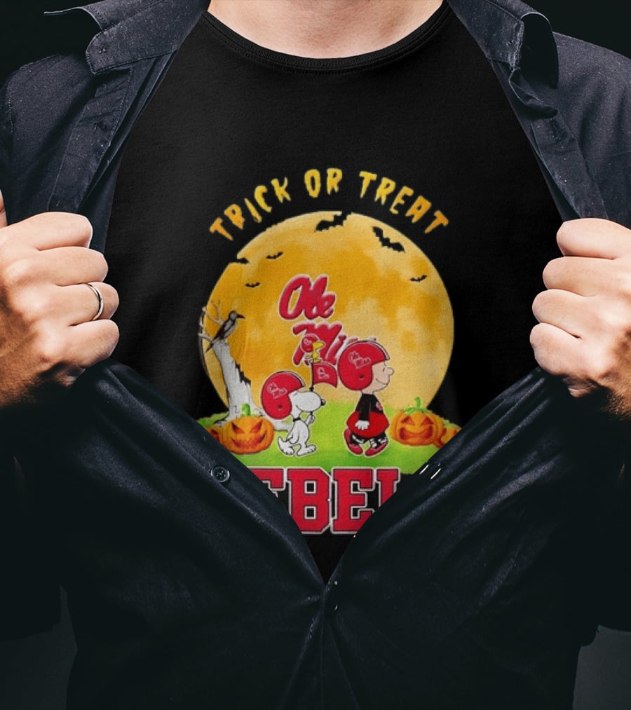 Trick Or Treat Snoopy Charlie Brown Woodstock Ole Miss Rebels Halloween Moon T-Shirt