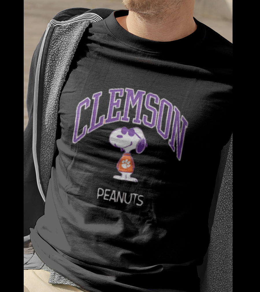 Clemson Tigers Snoopy Peanuts NCAA Football Sunglasses T-Shirt