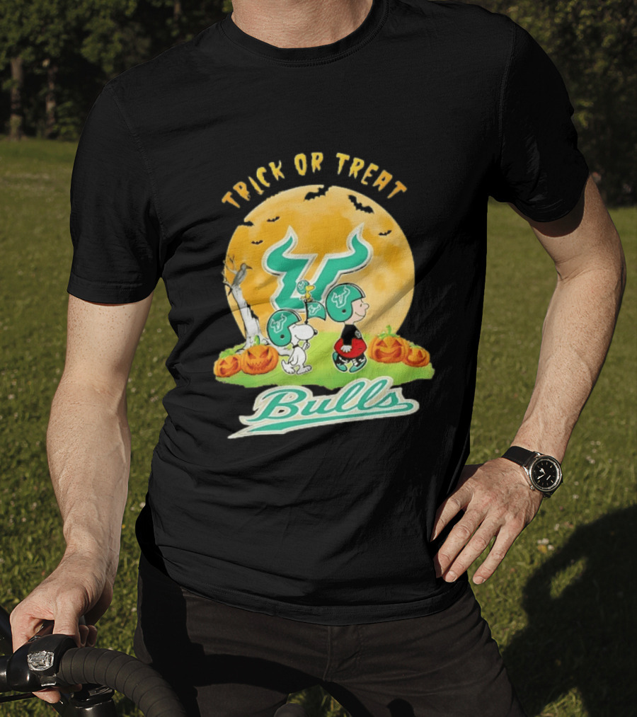 Trick Or Treat South Florida Bulls Snoopy Charlie Brown Woodstock Halloween Moon T-Shirt