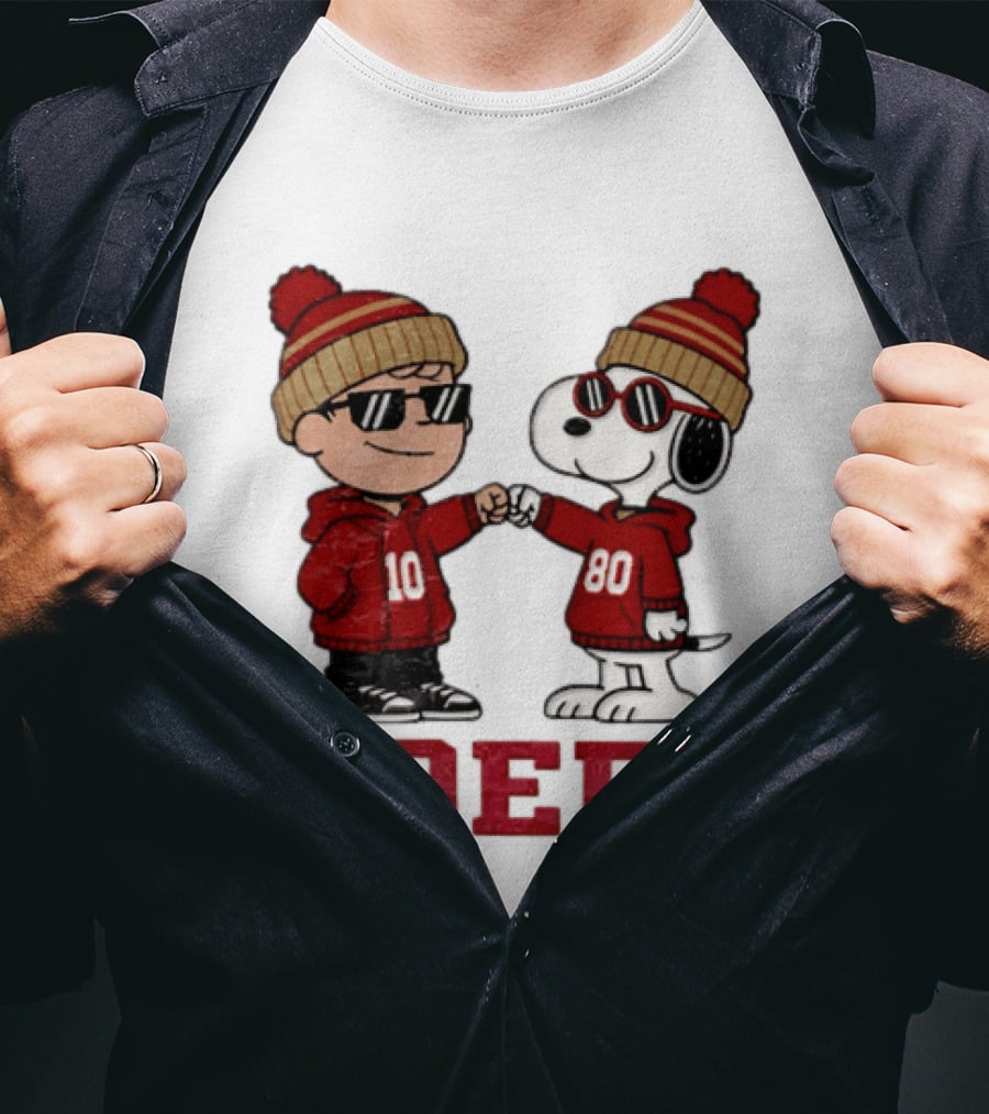 San Francisco 49ers Charlie Brown Snoopy 49ERS Fist Bump Beanies T-Shirt