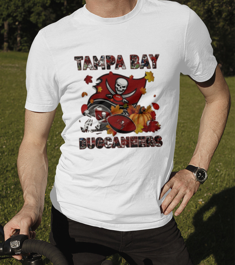 Tampa Bay Buccaneers Autumn 2026 Skull And Crossed Swords Football Pumpkin Decor T-Shirt
