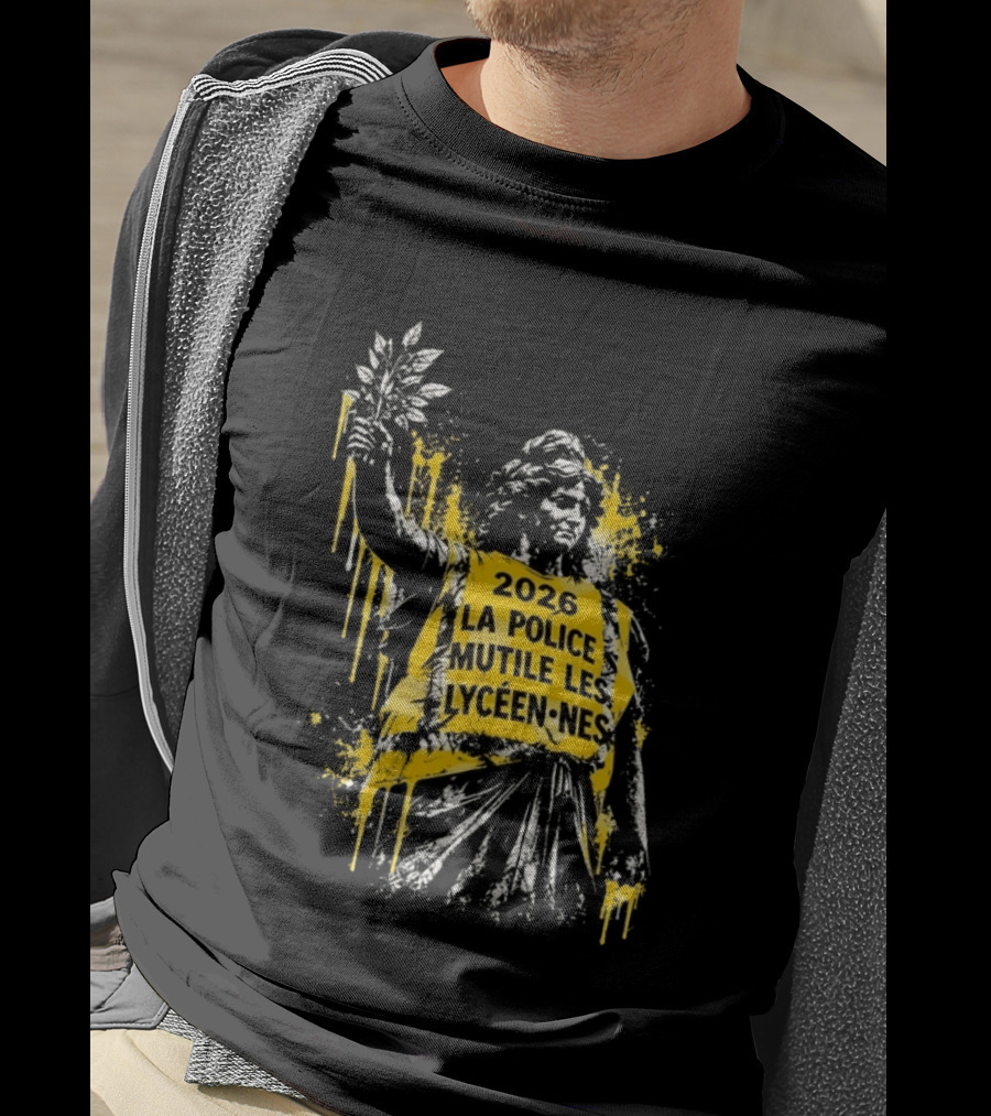 2026 La Police Mutile Les Lycéennes Statue Graphic Protest T-Shirt