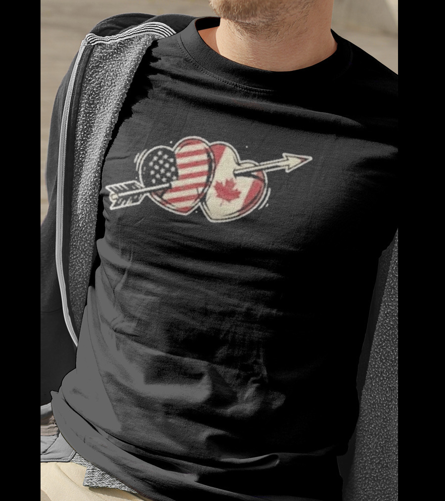 USA Canada Friendship Heart Flag American Canadian Maple Leaf Arrow T-Shirt