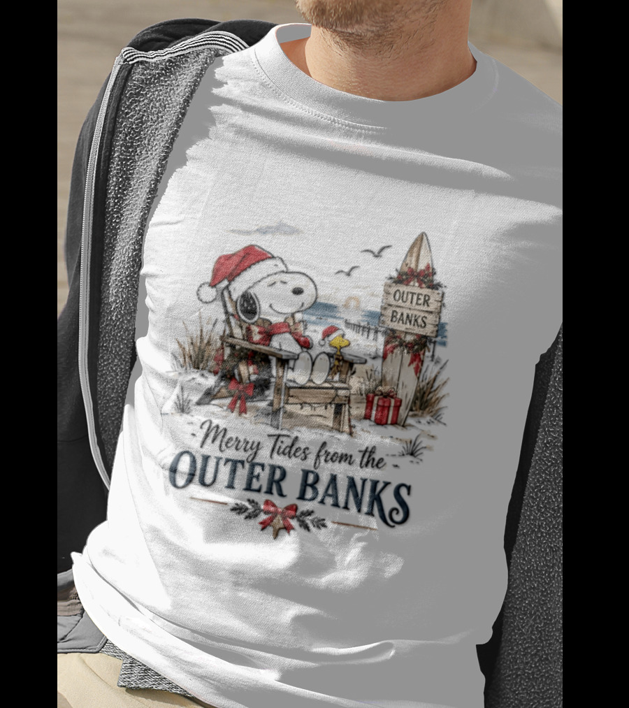Snoopy Woodstock Merry Tides Outer Banks Holiday Peanuts Christmas Scene T-Shirt