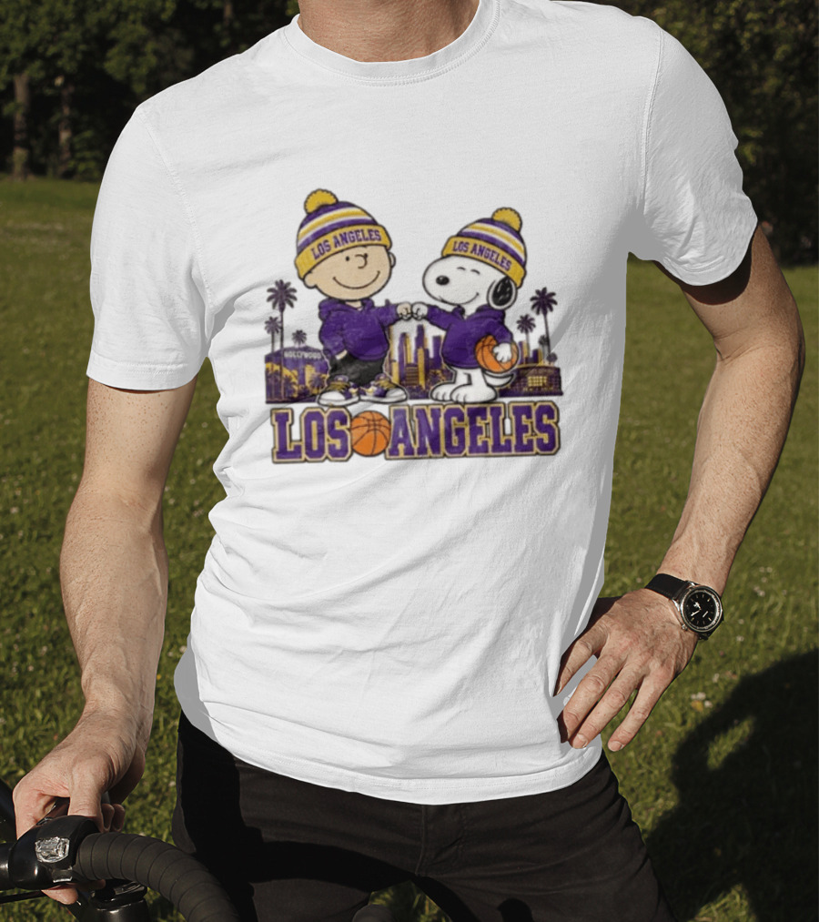 Los Angeles Charlie Brown Snoopy Basketball Fans Skyline Vintage Lakers T-Shirt