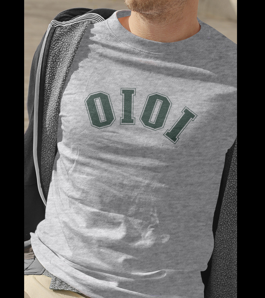 5252 Oioi Classic Collegiate Block Letter Style Signature T-Shirt