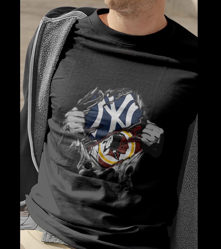 New York Yankees Washington Redskins Team Logos Mashup T-Shirt