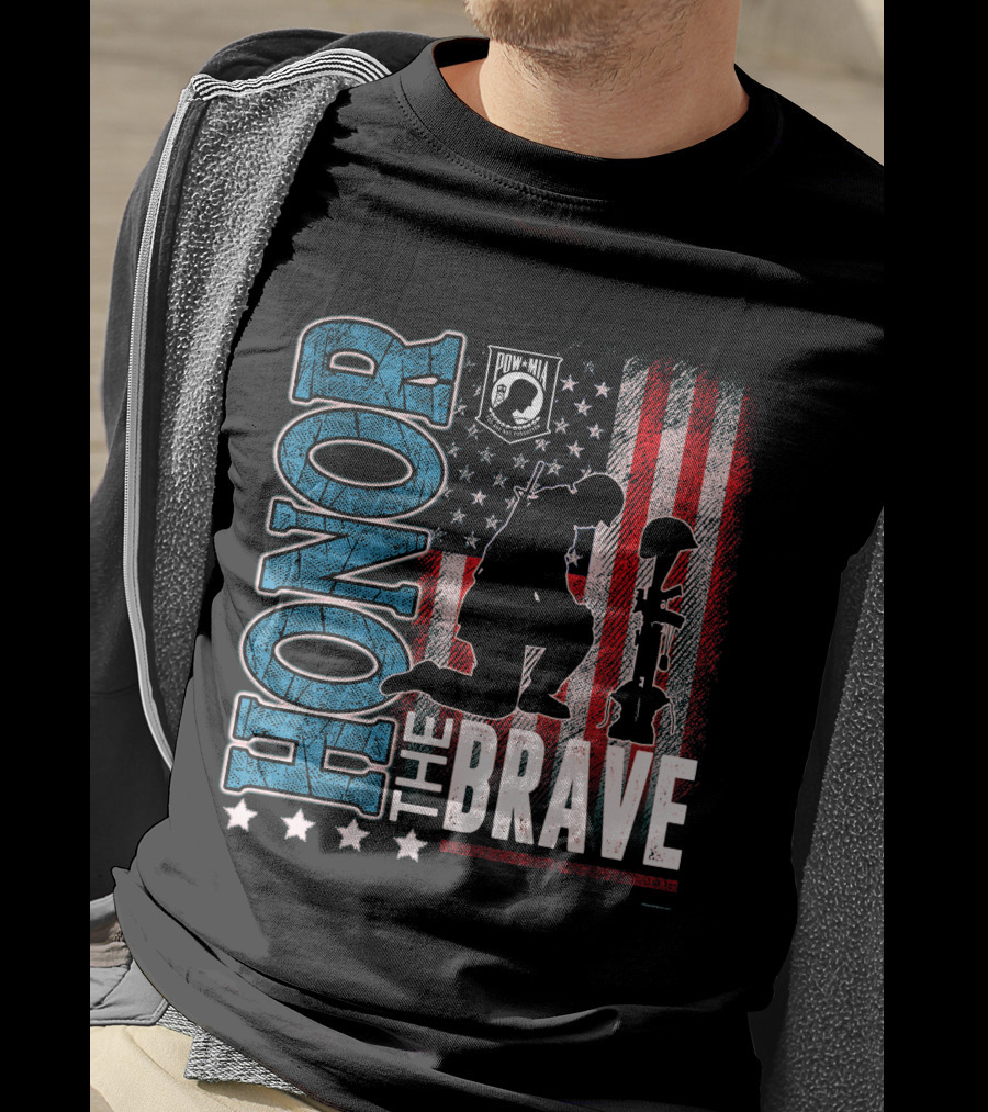 Honor The Brave POW-MIA American Flag Soldier Kneeling Memorial T-Shirt
