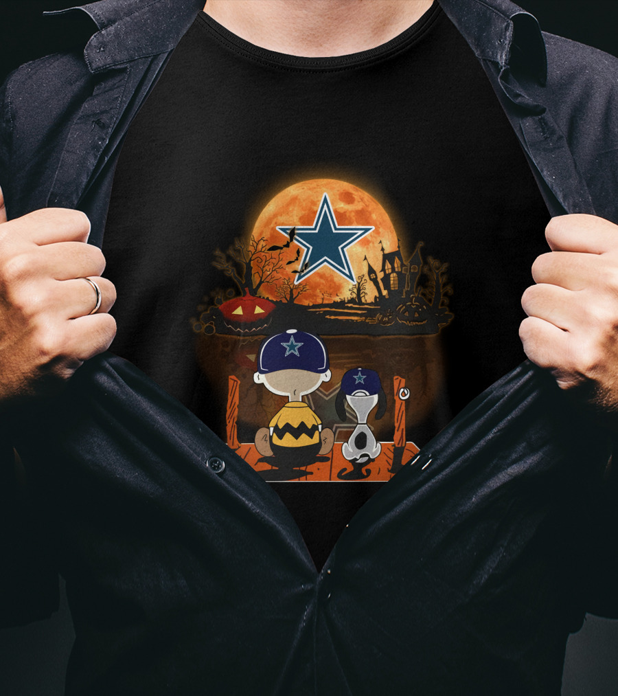 Charlie Brown And Snoopy Dallas Cowboys Halloween Moon Scene T-Shirt