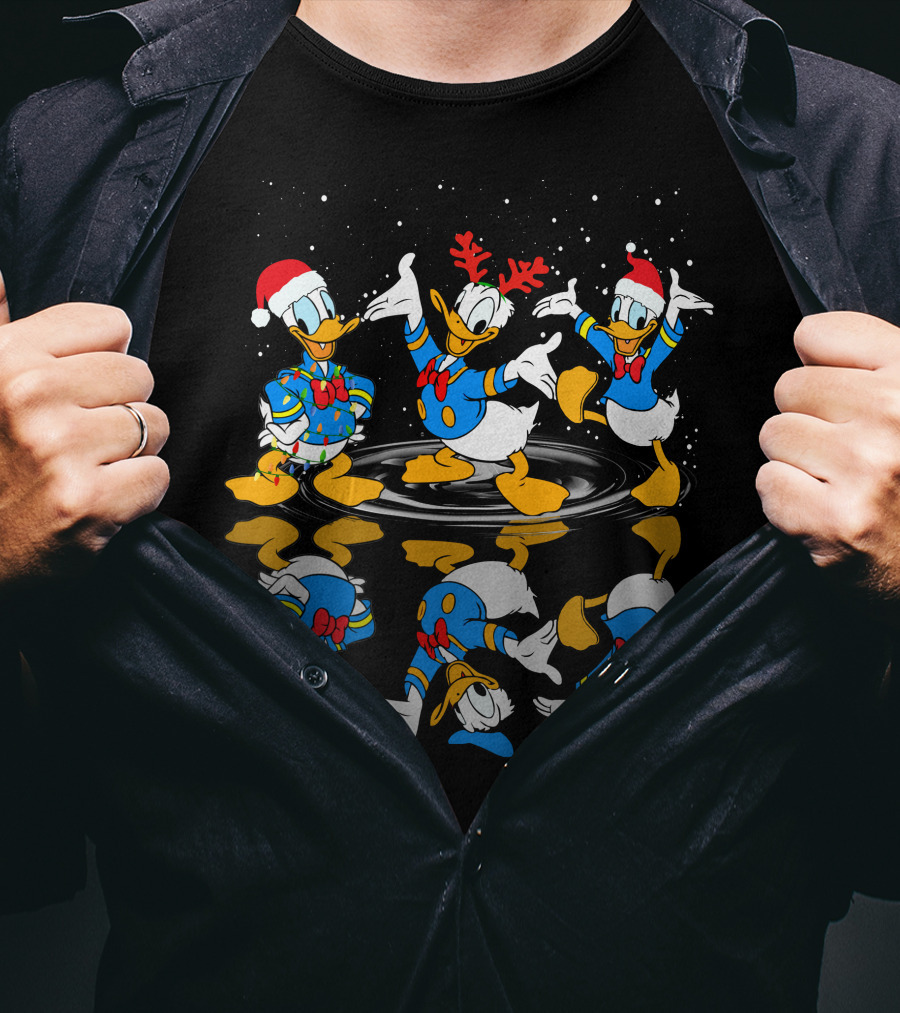 Donald Duck Santa Christmas Reflections T-Shirt