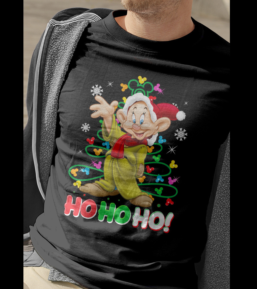 Dopey Ho Ho Ho Christmas Snowflakes Green Yellow Red Santa Hat Disney T-Shirt